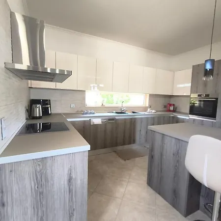 Semesterbostad Agapi Pastida